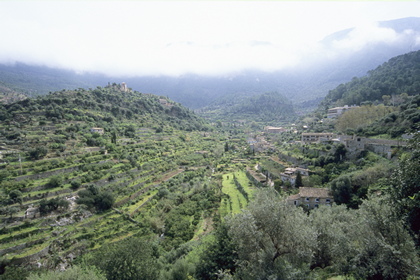 Mediterrane Berglandschaft - Foto, Druck, Poster, Leinwand